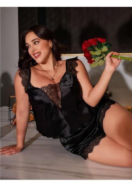 Büyük Beden Siyah Omuz Dantel Işlemeli Saten Şortlu Takım