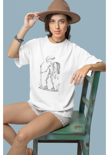 Zuno Kadın Comfort Fit Keşifci Uzaylı Baskılı T-Shirt