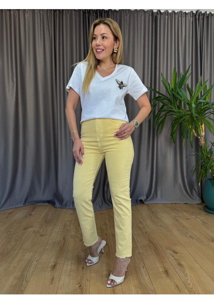 Beyaz Arı Detay Tshirt fiyatları