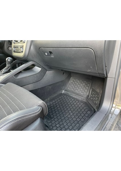Volkswagen Scırocco 3D Siyah Havuzlu Paspas 2008 ve 2017 modelleri