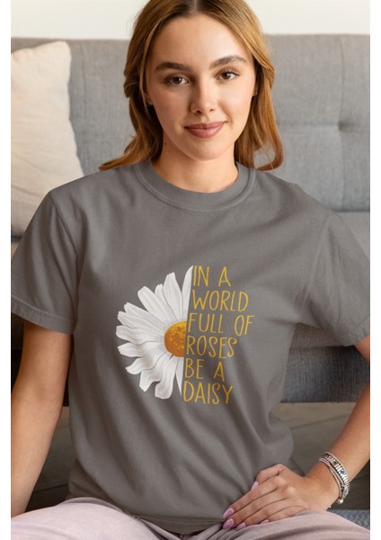 Zuno Kadın Comfort Fit Papatya Baskılı T-Shirt