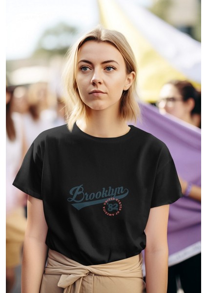 Zuno Kadın Comfort Fit Brooklyn 82 Baskılı T-Shirt