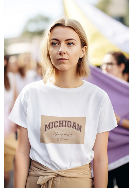 Zuno Kadın Comfort Fit Mıchıgan Baskılı T-Shirt