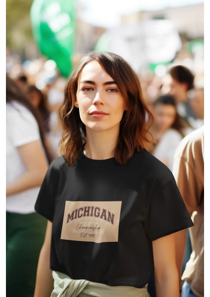 Zuno Kadın Comfort Fit Mıchıgan Baskılı T-Shirt