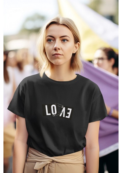 Zuno Kadın Comfort Fit Love Baskılı T-Shirt
