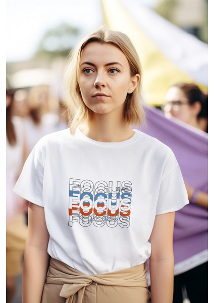 Zuno Kadın Comfort Fit Focus Baskılı T-Shirt