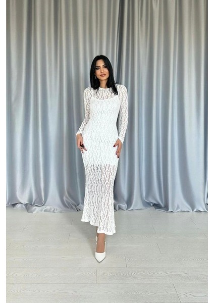 Beyaz Dantelli Uzun Kollu Elbise