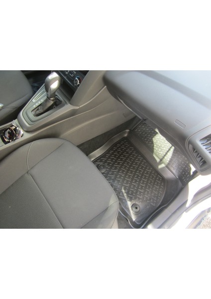 Ford Focus 3D Siyah Havuzlu Paspas 2014 ve 2018 modelleri