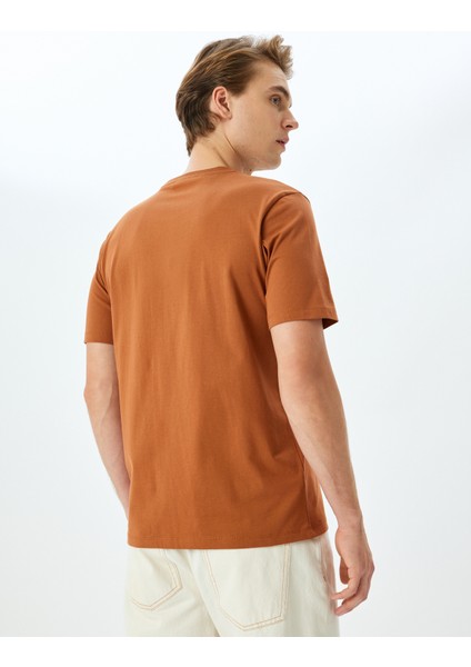 Bisiklet Yaka Regular Fit Pamuklu Kısa Kollu Slogan Baskılı Tişört fırsatları