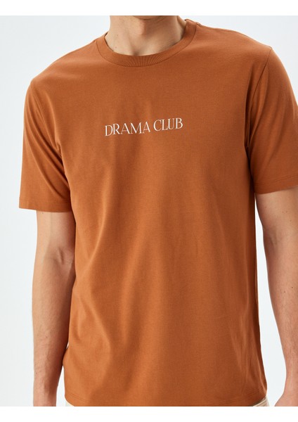 Bisiklet Yaka Regular Fit Pamuklu Kısa Kollu Slogan Baskılı Tişört indirimleri