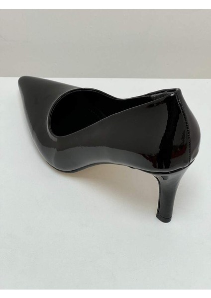 000006 Renk Siyah Rugan Kadın Stiletto Topuk 6-8 cm Arası