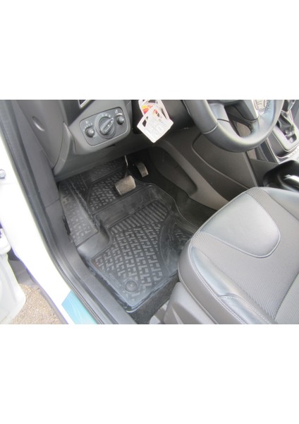 Ford Kuga 3D Siyah Havuzlu Paspas 2012 ve 2019 fiyatları
