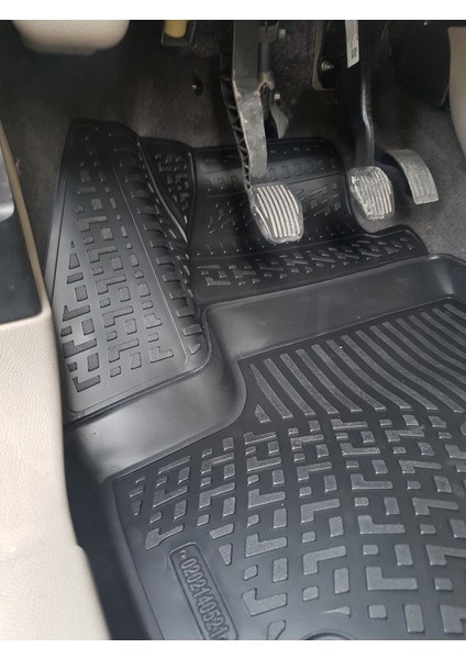 Ford Kuga 3D Siyah Havuzlu Paspas 2012 ve 2019 fırsatları