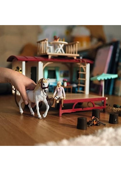 Horse Club 95-Parça Kız ve Erkek Çocuklar Için At Oyun Seti, Gizli Kulüp Toplantıları Için Kampçı Oyuncak Bebek ve At Oyuncaklarıyla Oyun Seti modelleri