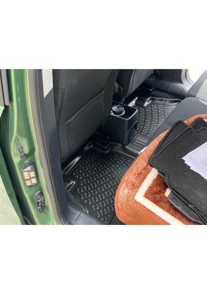 Ford Tourneo Courier 3D Siyah Havuzlu Paspas 2024 ve Sonrası fırsatları