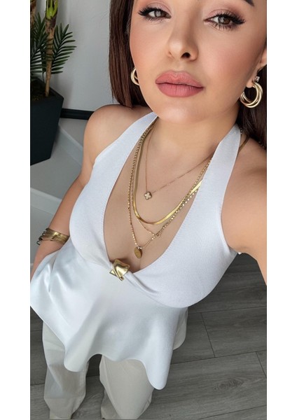 Beyaz Halter Yaka Gold Toka Detaylı Triko Bluz indirimleri