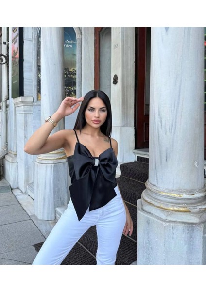 Taş Detaylı Fiyonklu Crop
