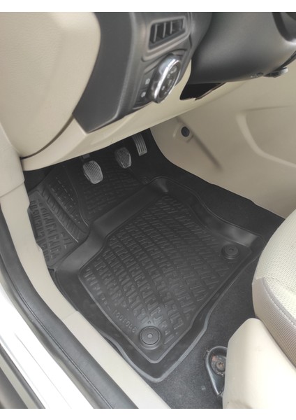 Ford Focus 3D Siyah Havuzlu Paspas 2011 ve 2014