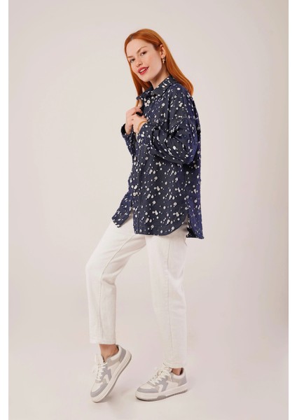 Eskitme Görünümlü Denim Mavi Gömlek fırsatları