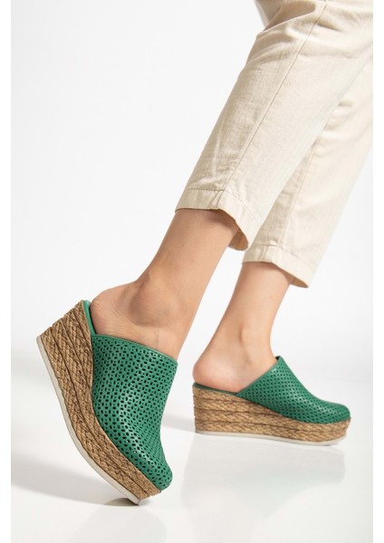 Kadın Hakiki Deri Burnu Kapalı Dolgu Topuk Terlik - Pine fiyatları