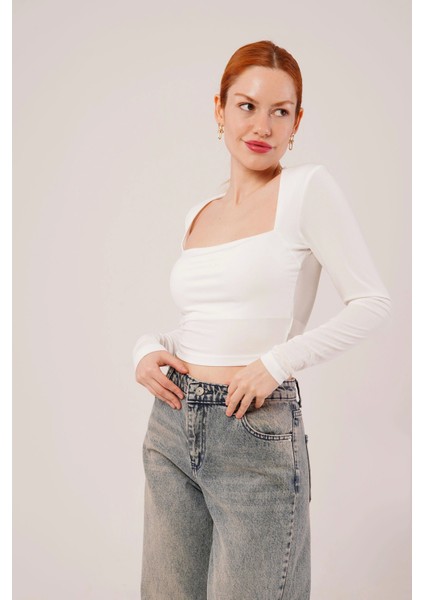 Kare Yaka Basic Beyaz Bluz fırsatları