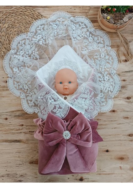 Kadife Kız Bebek Battaniyesi Dantelli Kundak Hastane Çıkışı Yenidoğan %100 Doğal Pamuktan Hediyelik KND45263 modelleri