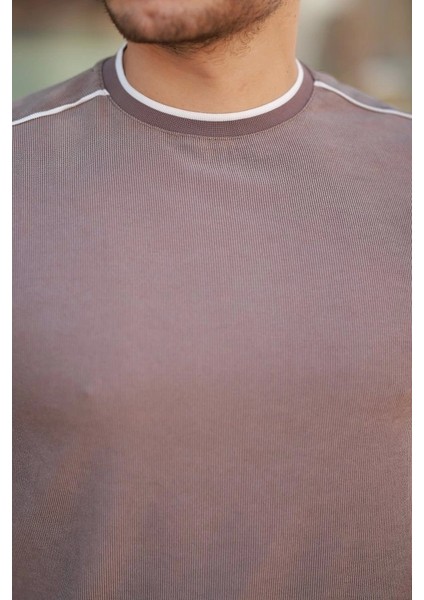 Erkek Omuzlar Çizgi Detaylı Kısa Kollu T-Shirt modelleri