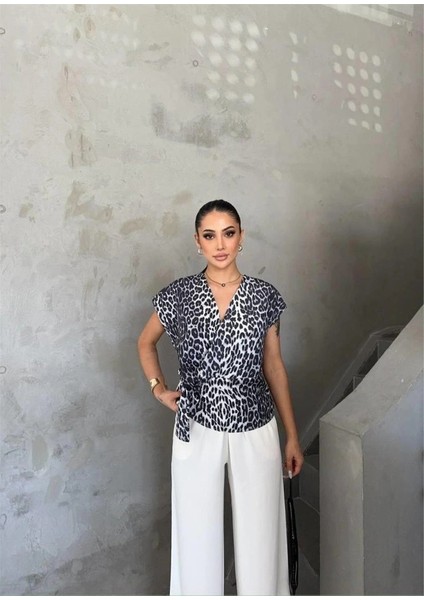 Leopar Desen Yandan Bağlama Detaylı Bluz - Gri