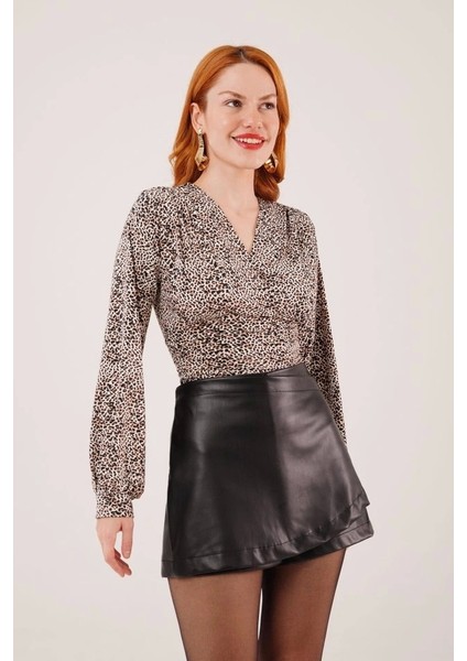 Mini Leopar Desen V Yaka Bluz fırsatları