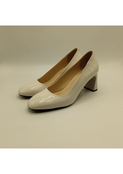 Kaila Krem Deri Kalın Topuklu Kadın Ayakkabı fırsatları