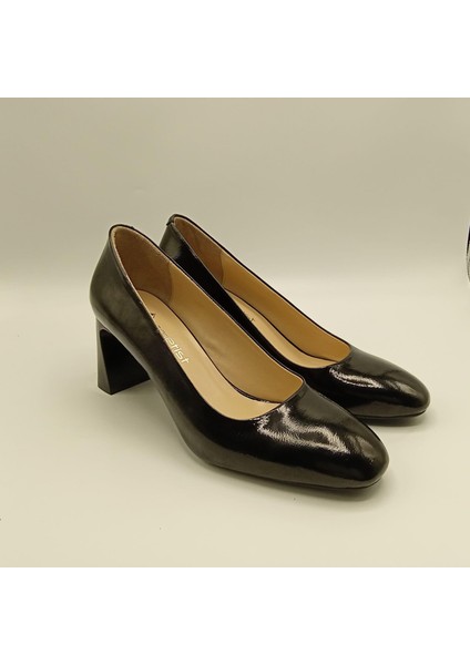 Kaila Siyah Deri Kalın Topuklu Kadın Ayakkabı fiyatları