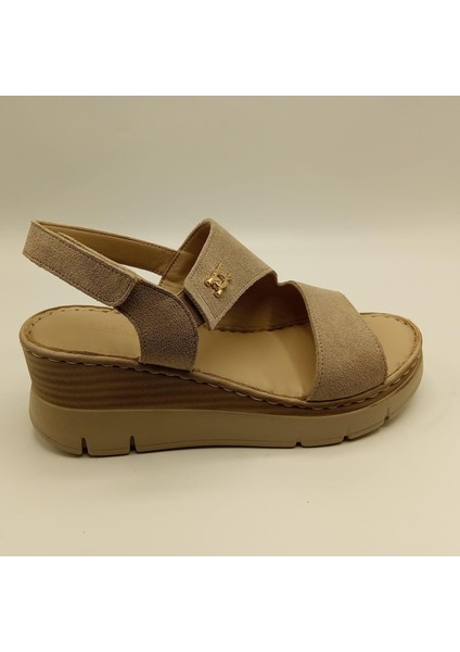 Exclusive Stabil Bej Süet Platform Kadın Sandalet | Zarafet ve Konfor