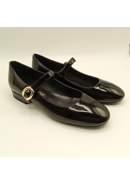 Marry Siyah Parlak Deri Küt Burun Kısa Topuklu Kadın Ayakkabı