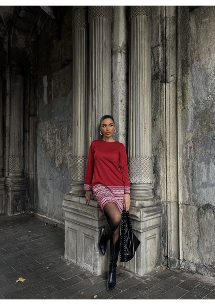 Kadın Uzun Kollu Bisiklet Yaka Kol Ağzı ve Etek Ucu Baskılı Iki Iplik Elbise