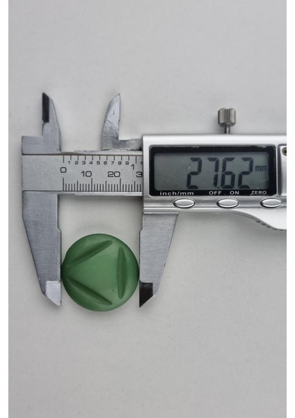 Akrilik Üçgen Figürlü Yuvarlak Kırmızı Kaban Çeket Hırka Düğmesi 6 Adet fiyatları