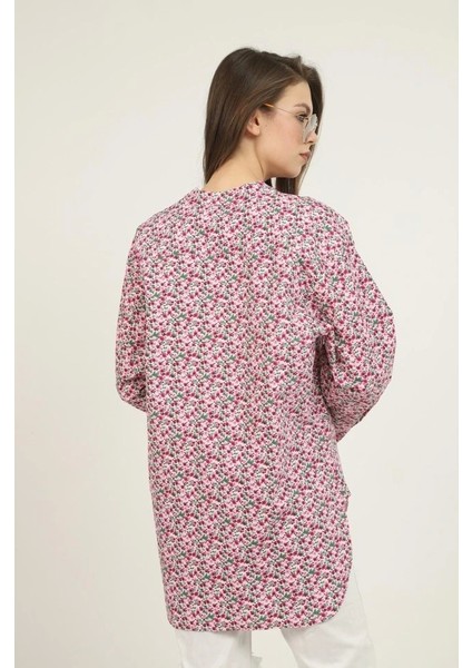 Kırmızı V Yakalı ve Desenli Gömlek fırsatları