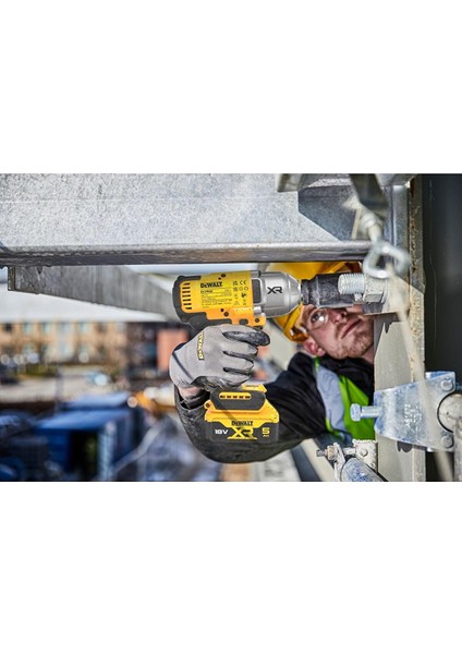 DCF900P2T-QW Kömürsüz Yüksek Torklu Somun Sıkma 18V 5.0AH Lı-Ion 1/2’’