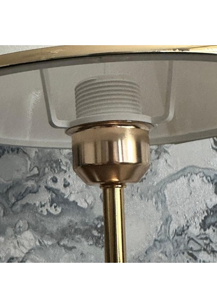 Royal Gold Metal Ayaklı Abajur Krem Altın Şeritli Kumaş Başlık Yatak Odası Abajur Salon Masa Lambası modelleri