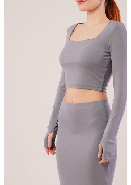 Kare Yaka Bluz ve Yırtmaç Detaylı Etek Ikili Gri Takım modelleri