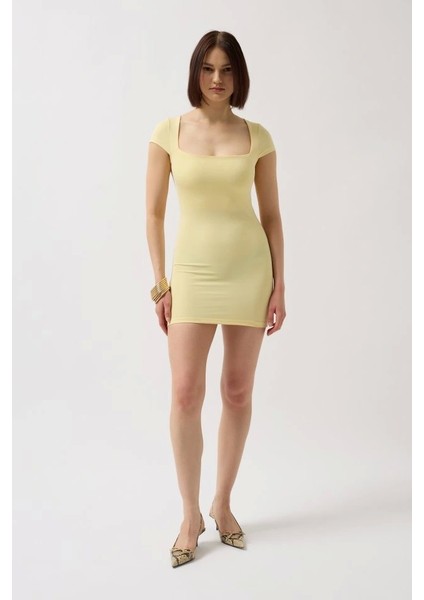 Pencere Detay Mini Dekolte Elbise fiyatları