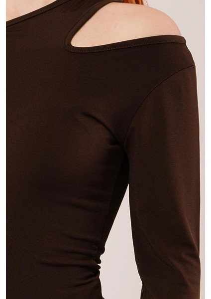 Omuz Dekolte Detaylı Kahverengi Bluz modelleri