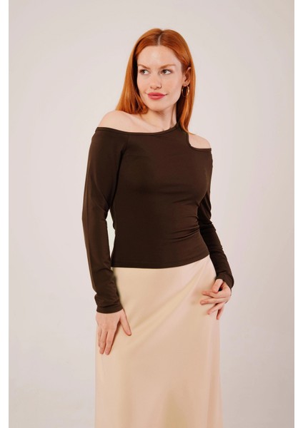 Omuz Dekolte Detaylı Kahverengi Bluz fırsatları
