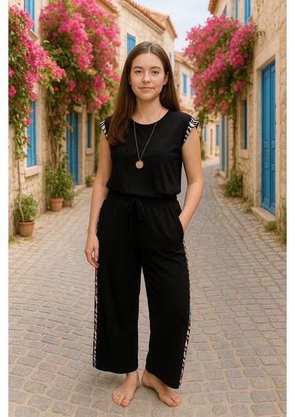 Kadın Yarasa Kol Dijital Baskı Detay Bluz ve Yanı Şerit Detay Kristal Kumaş Pantolon Ikili Takım fırsatları