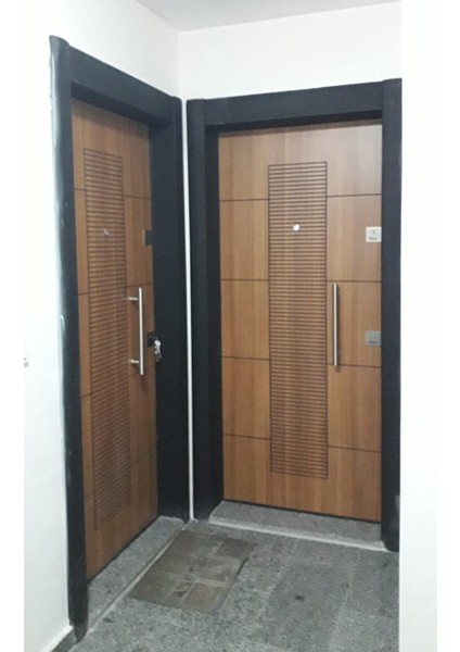 Tırnaklı Kale Kilitli Ahşap Desenli Çelik Kapılar fiyatları
