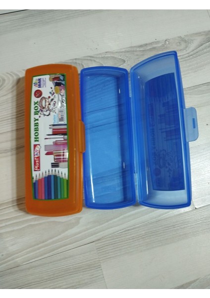 Renkli Seyahat Kutusu Seti, Kalemlik, Traş ve Diş Bakım Aksesuarları