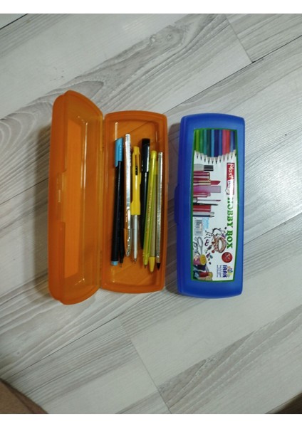 Renkli Seyahat Kutusu Seti, Kalemlik, Traş ve Diş Bakım Aksesuarları fırsatları