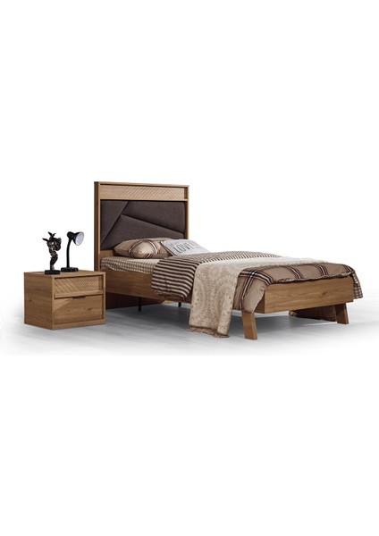 Karyola-Komodin Urlu 12084 Pablo Ceviz Renk Model Eskitme Malzeme Itinalı Paket