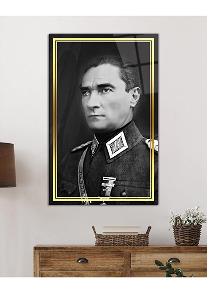 Gold Şerit Siyah Beyaz Atatürk Üniformalı Cam Tablo, Uv Baskılı ve Temperli, Hediyelik 90X60 cm