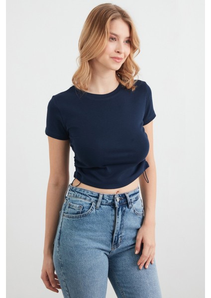 Basic Yanları Stoperli Crop Tişört fırsatları