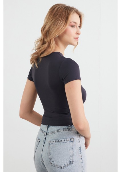 Basic Bisiklet Yaka Crop Tişört modelleri